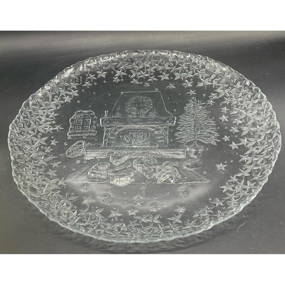 Large Clear Arcoroc Glass Christmas Plate ~ 13" Platter ~ Fireplace Scene